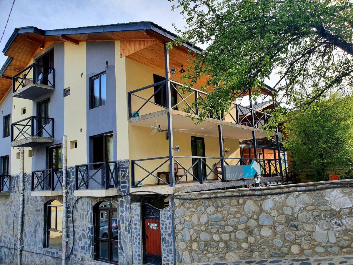 Nino Ratiani'S Guesthouse Mestia Exterior foto